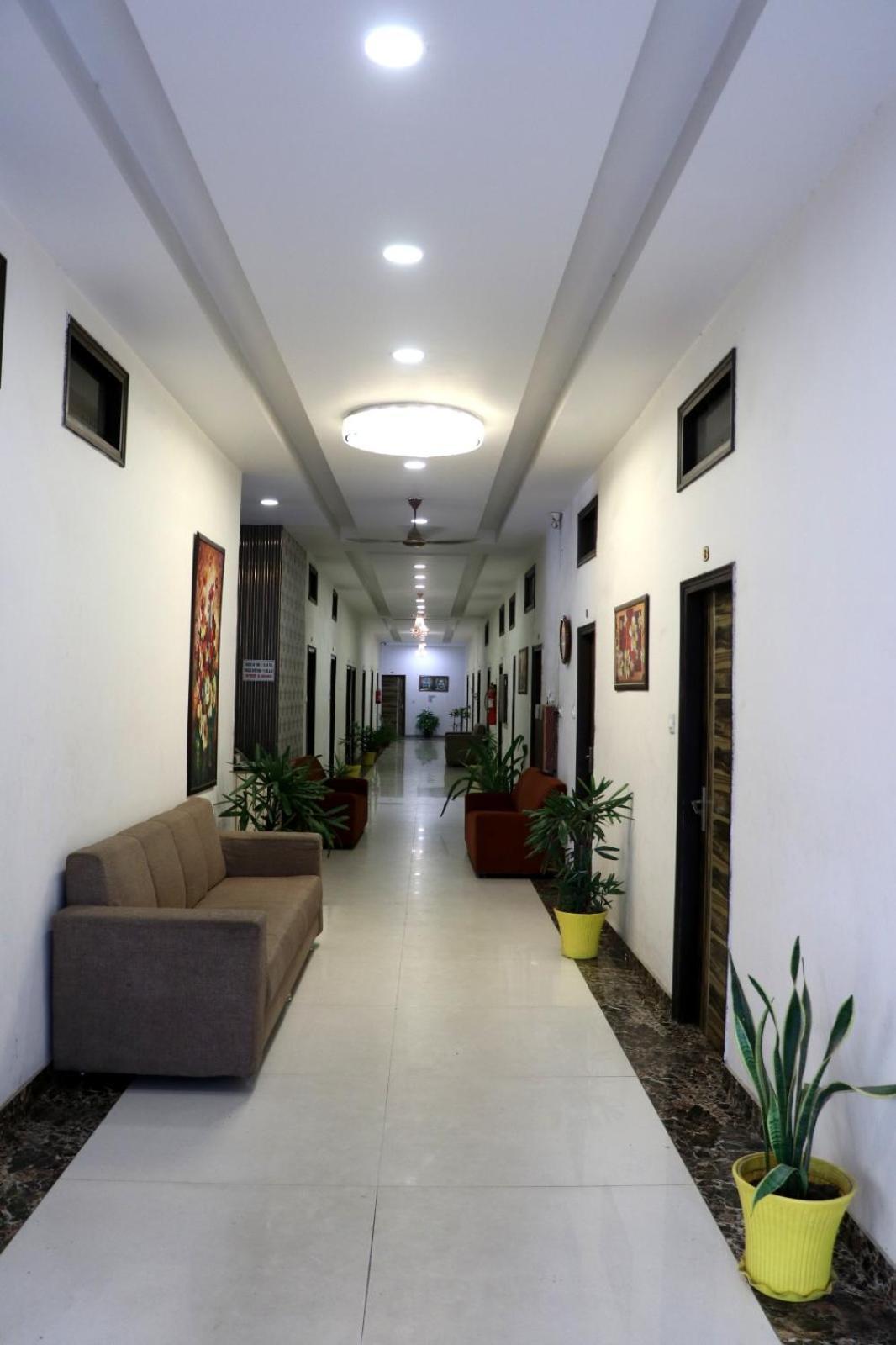 Sheela Stays Ludhiana Buitenkant foto